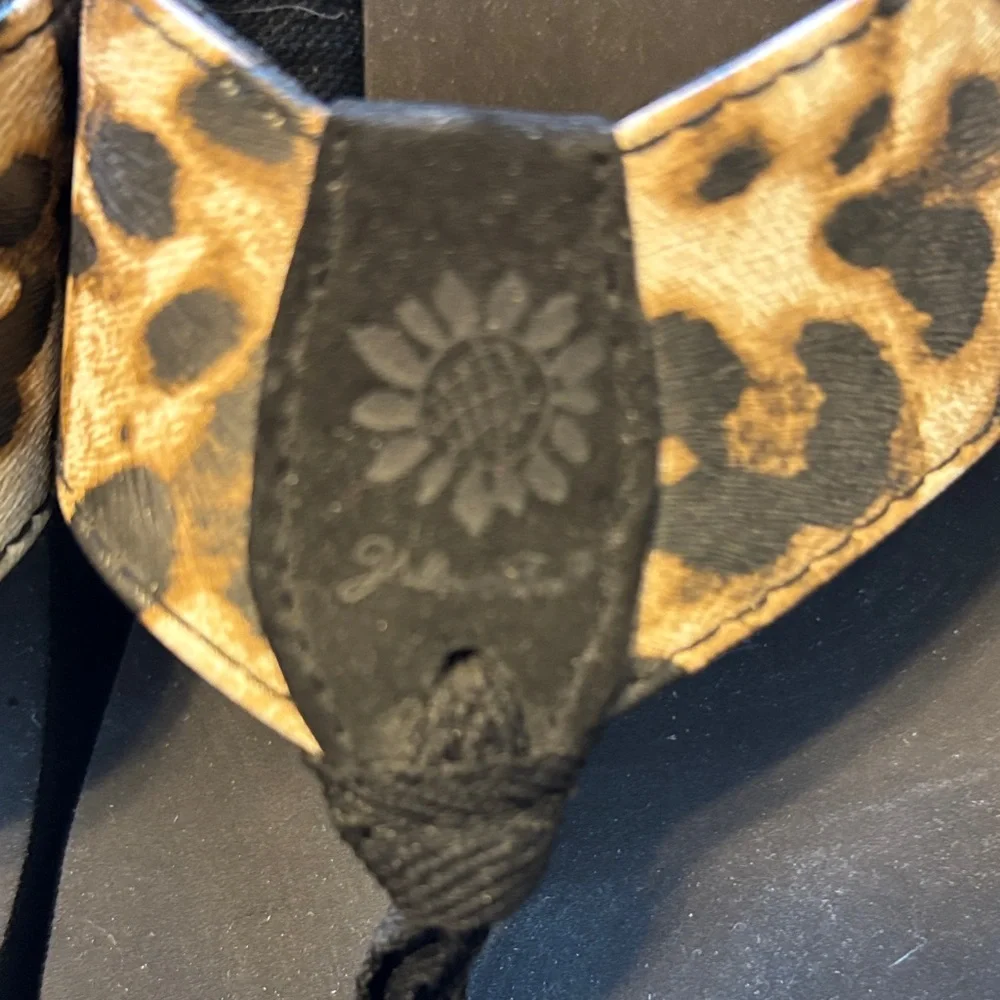 Yellow Box  7.5 Leopard Print Sandals flip flops - Picture 6 of 7